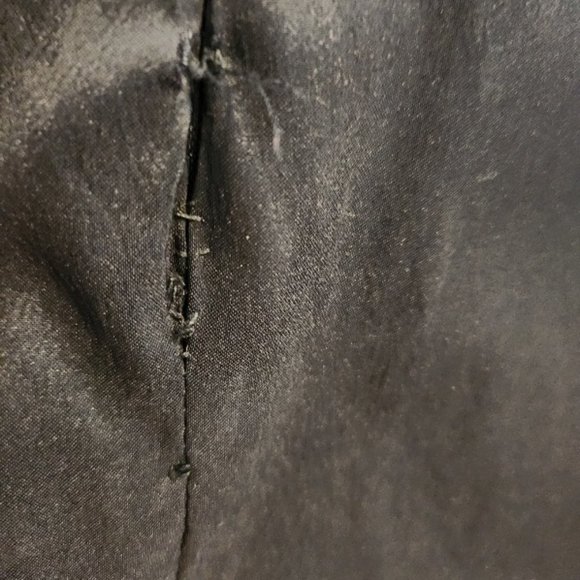 DISTINCTIVE BLACK TAFFETA DRESS WITH LACE UPPER BACK - Picture 8 of 8